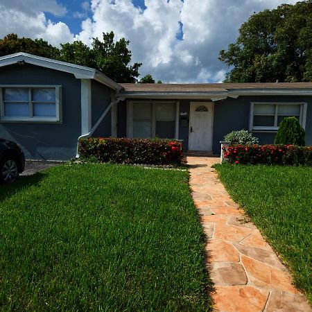 The Vacay Inn Lauderdale Lakes Экстерьер фото