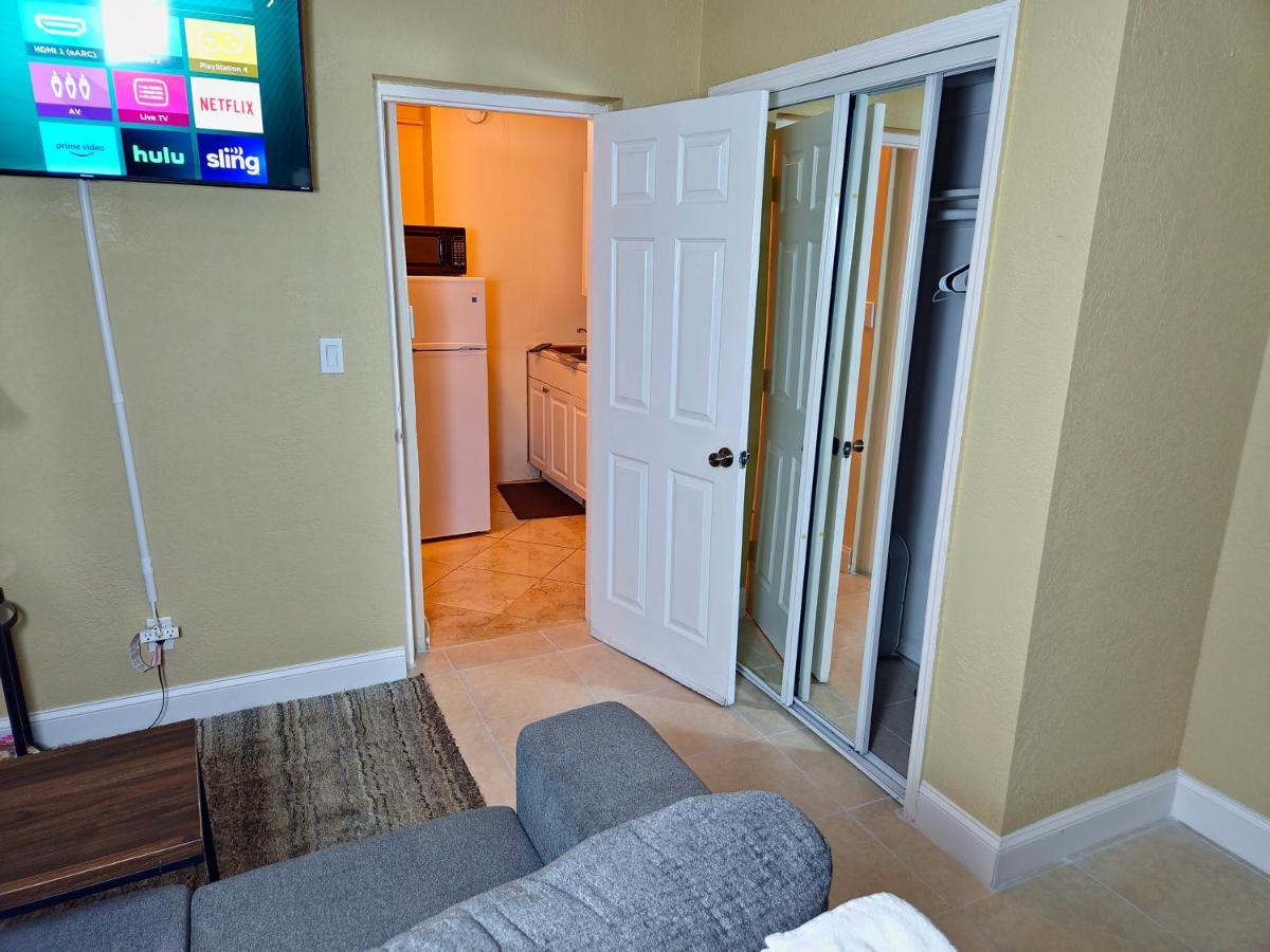The Vacay Inn Lauderdale Lakes Экстерьер фото